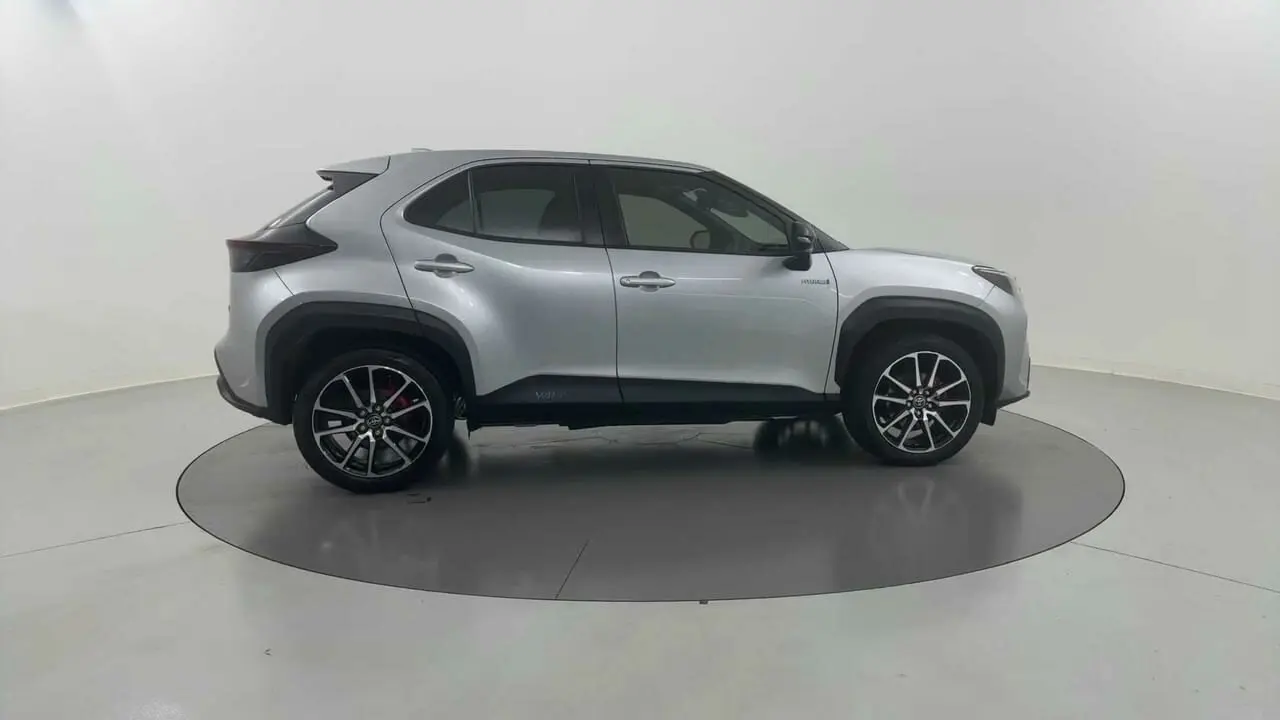 2022 Toyota Yaris Cross Gallery Image 6