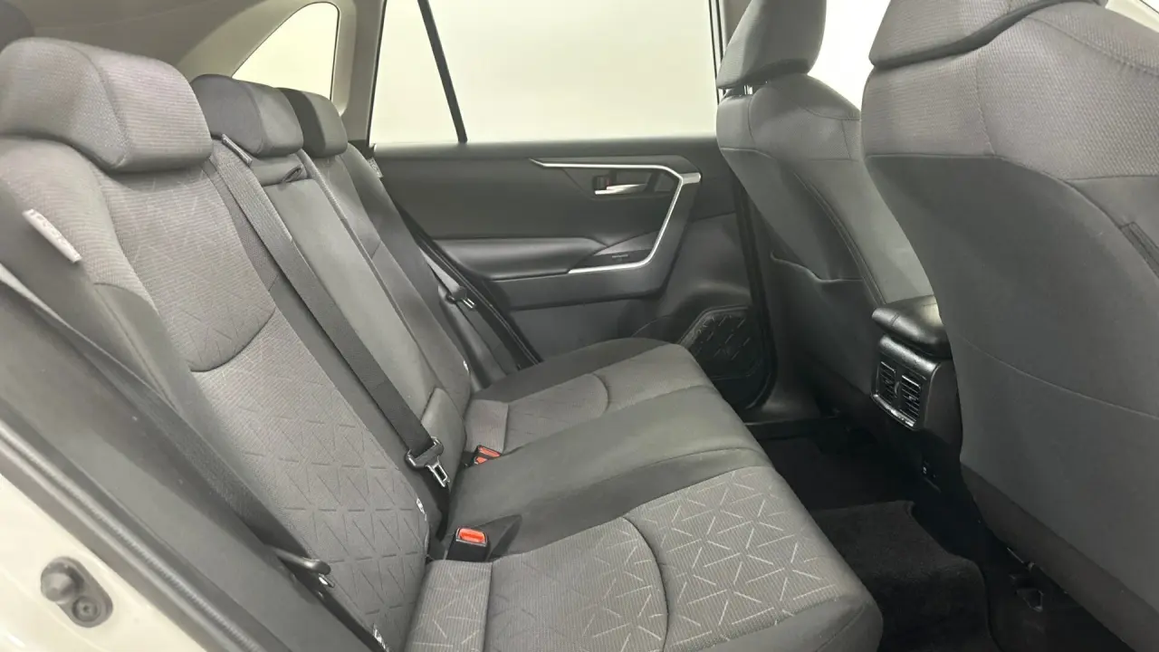 2022 Toyota RAV4 Gallery Image 17