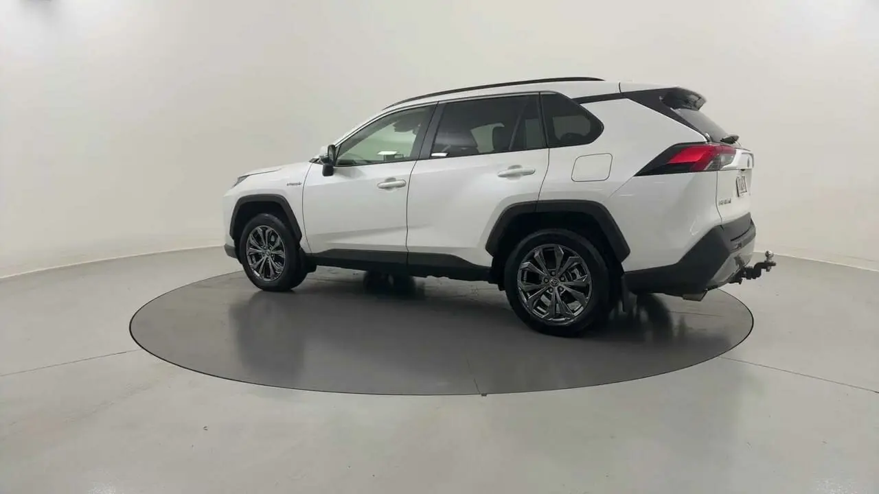 2022 Toyota RAV4 Gallery Image 3