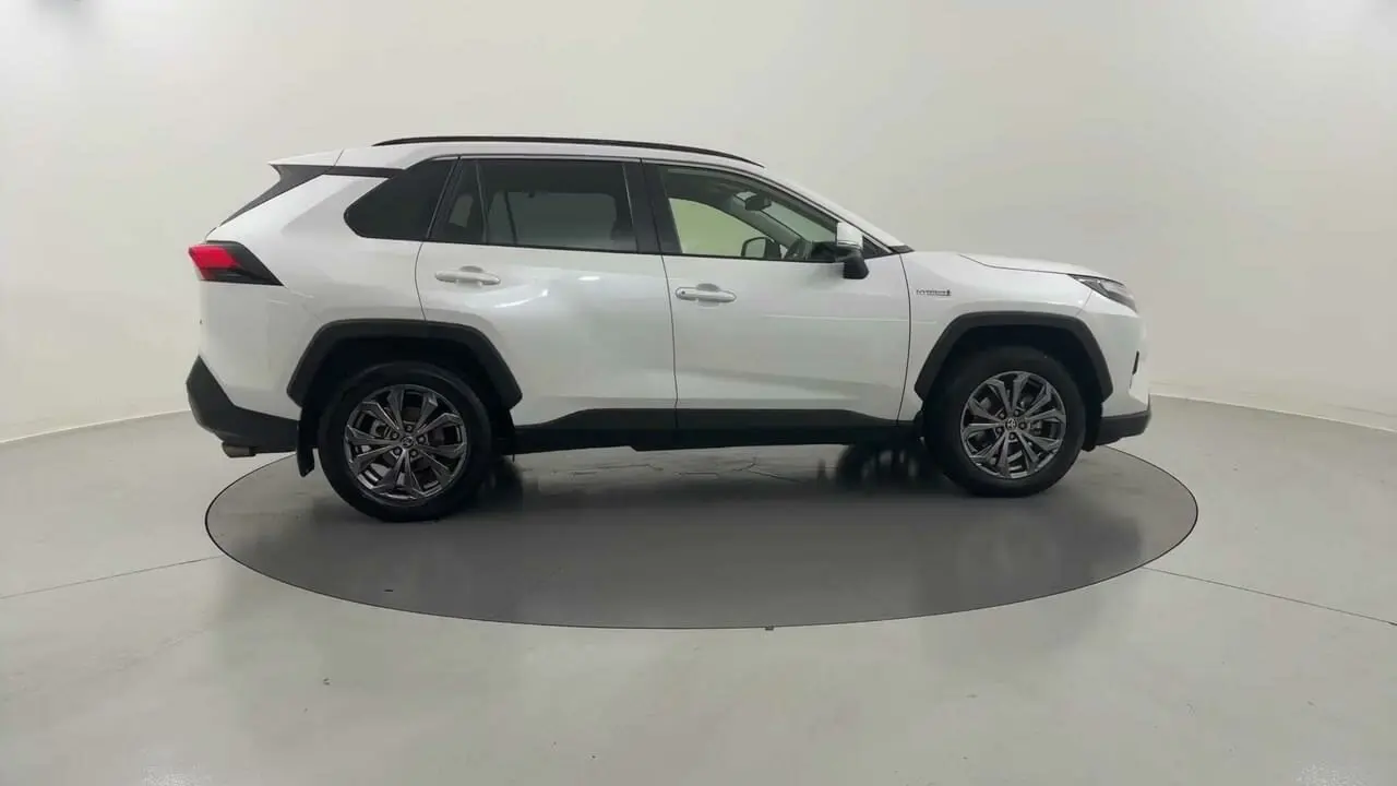 2022 Toyota RAV4 Gallery Image 6