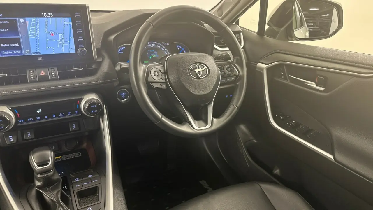 2020 Toyota RAV4 Gallery Image 16