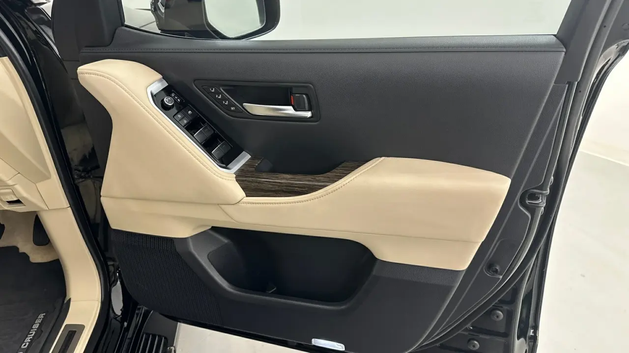 2023 Toyota Landcruiser Gallery Image 20