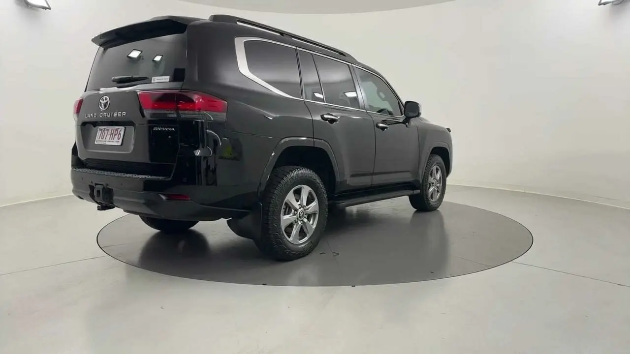 2023 Toyota Landcruiser Gallery Image 5