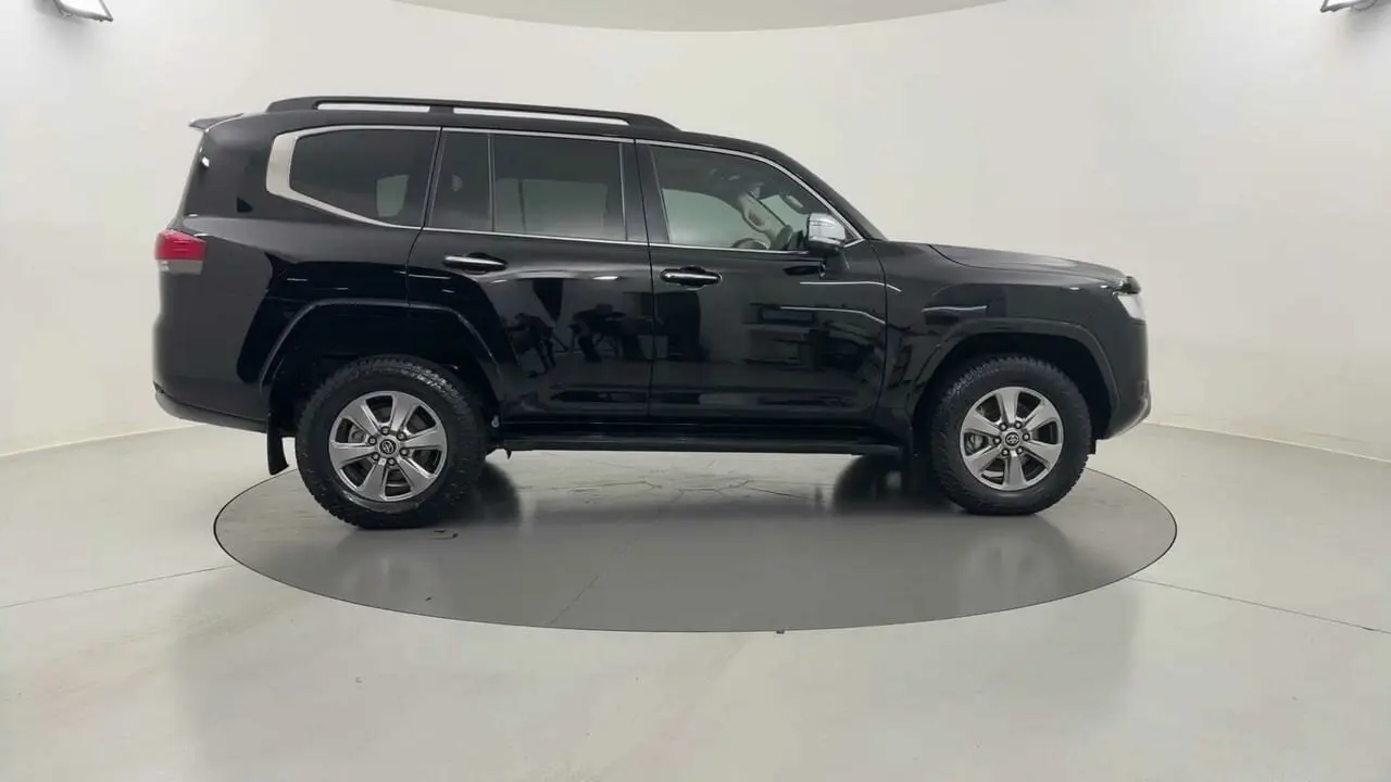 2023 Toyota Landcruiser Gallery Image 6