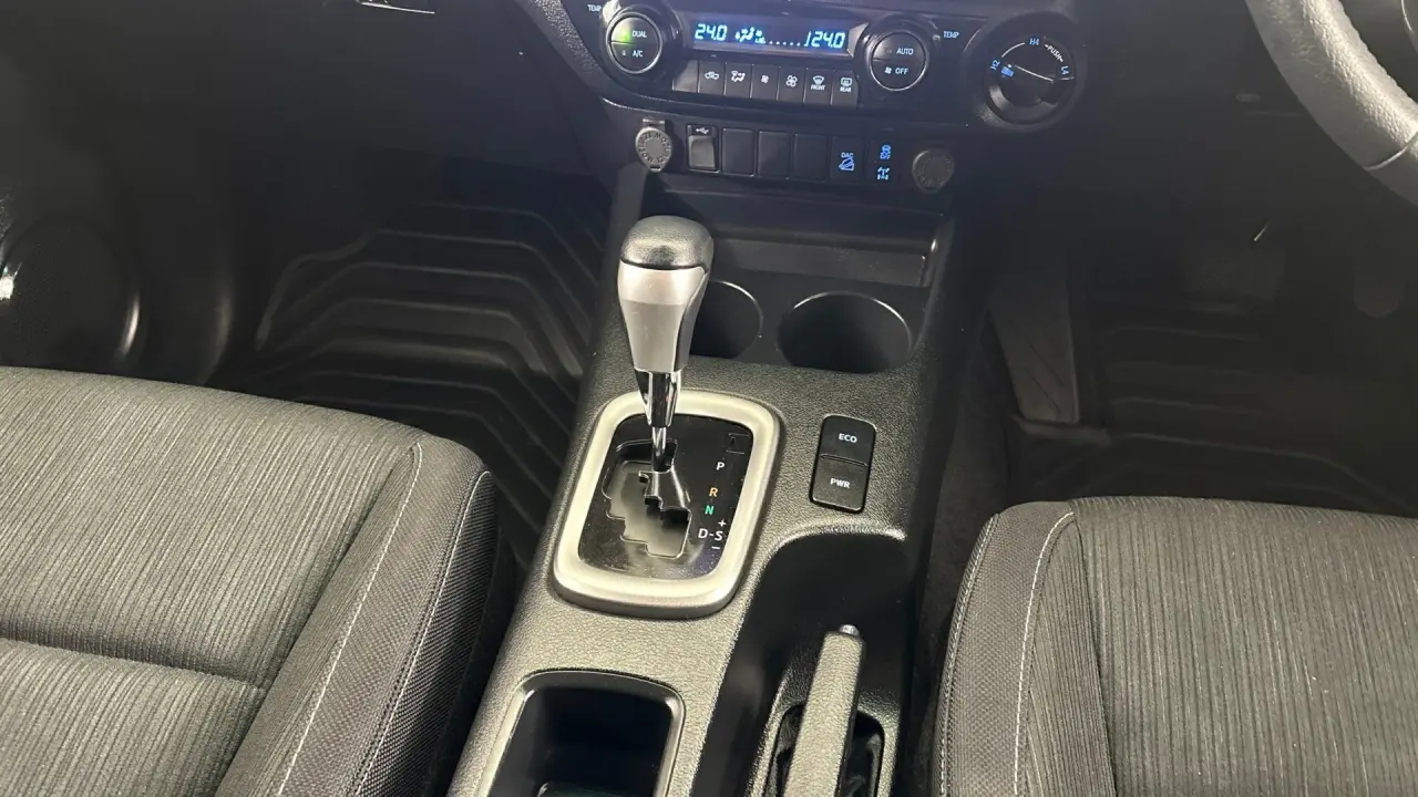 2023 Toyota Hilux Gallery Image 12