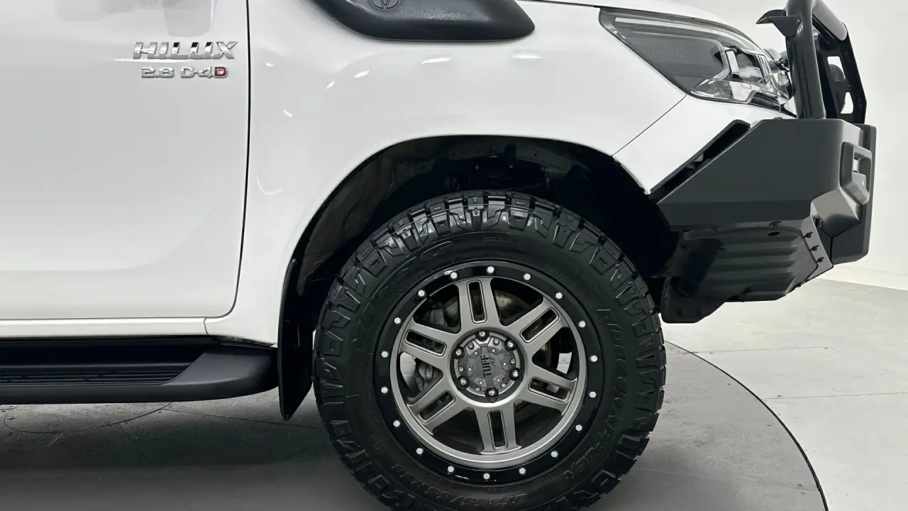2023 Toyota Hilux Gallery Image 18