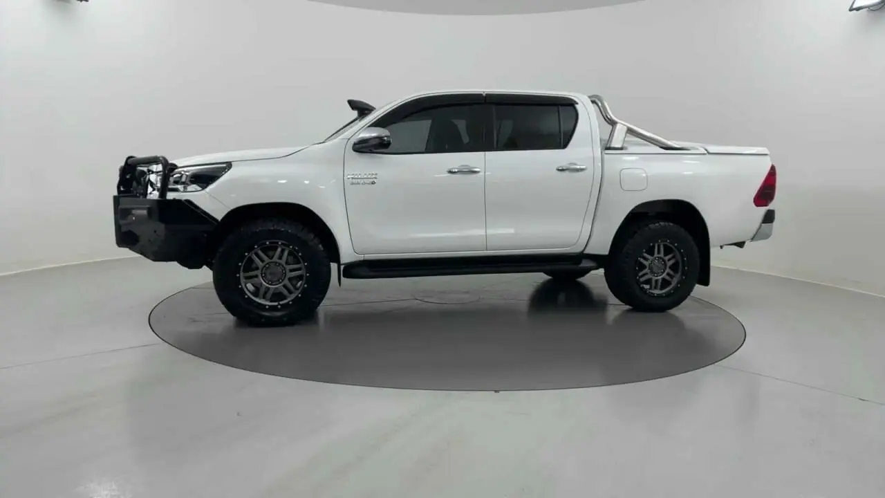 2023 Toyota Hilux Gallery Image 2