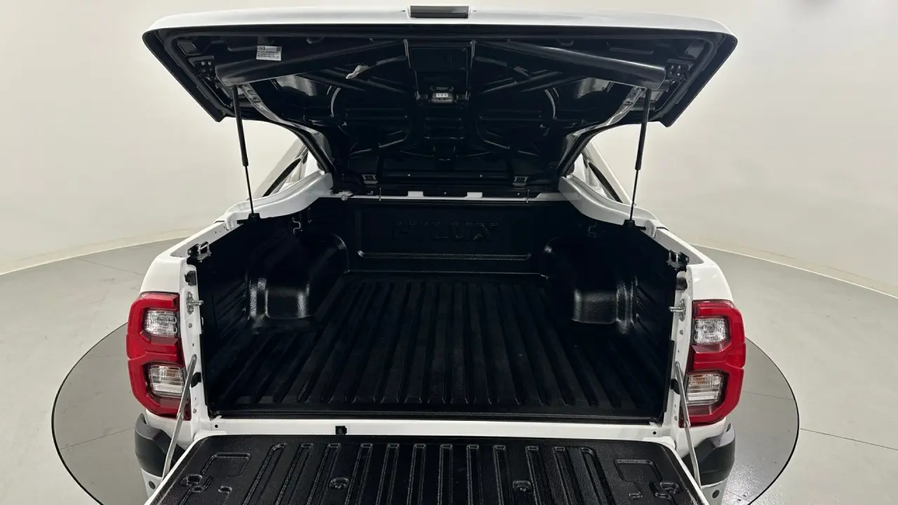2023 Toyota Hilux Gallery Image 20
