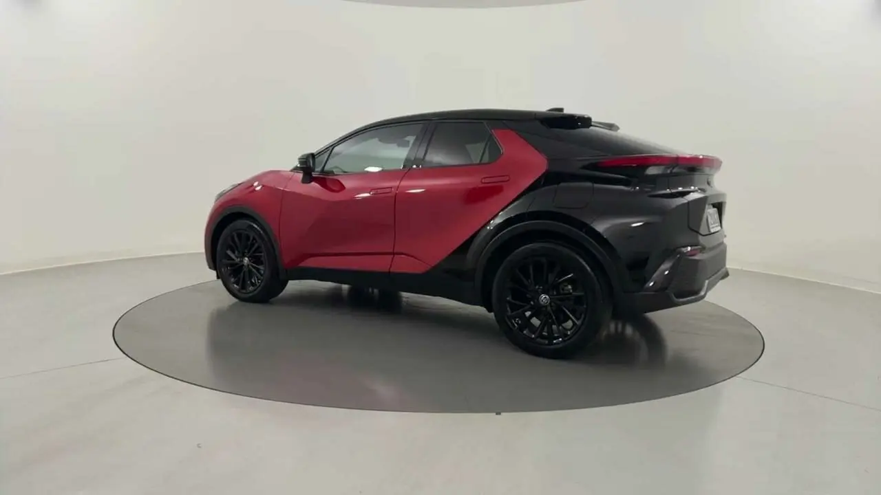 2024 Toyota C-HR Gallery Image 2