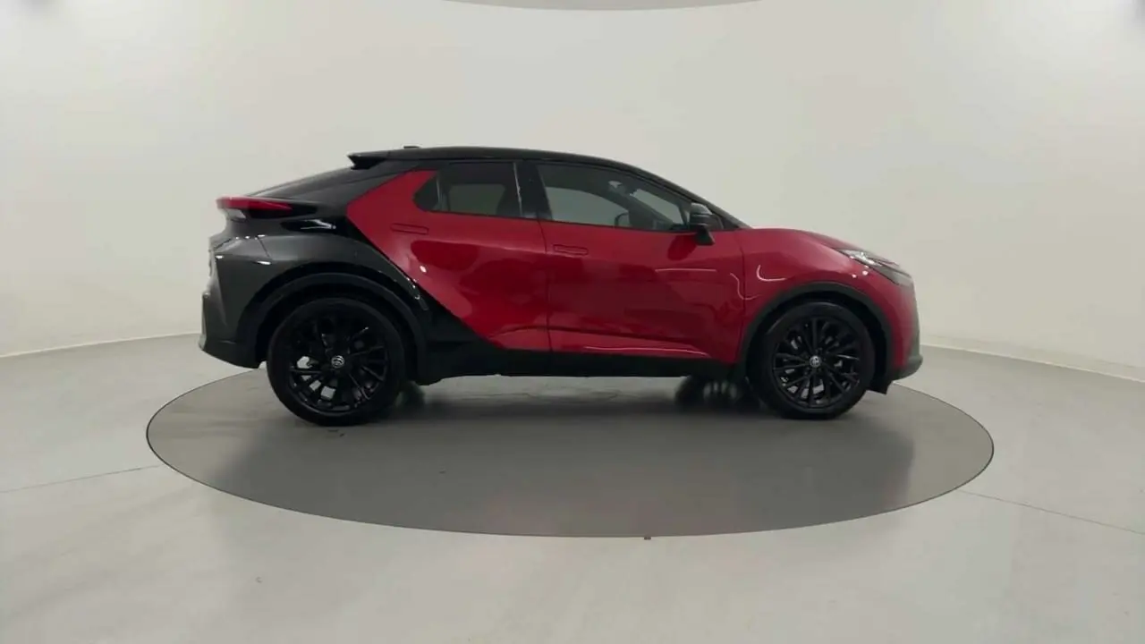 2024 Toyota C-HR Gallery Image 6