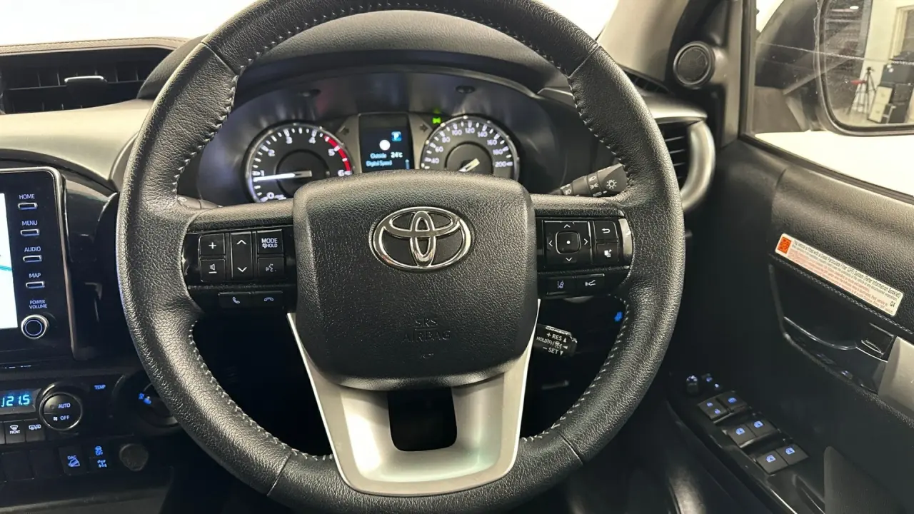 2022 Toyota Hilux Gallery Image 12