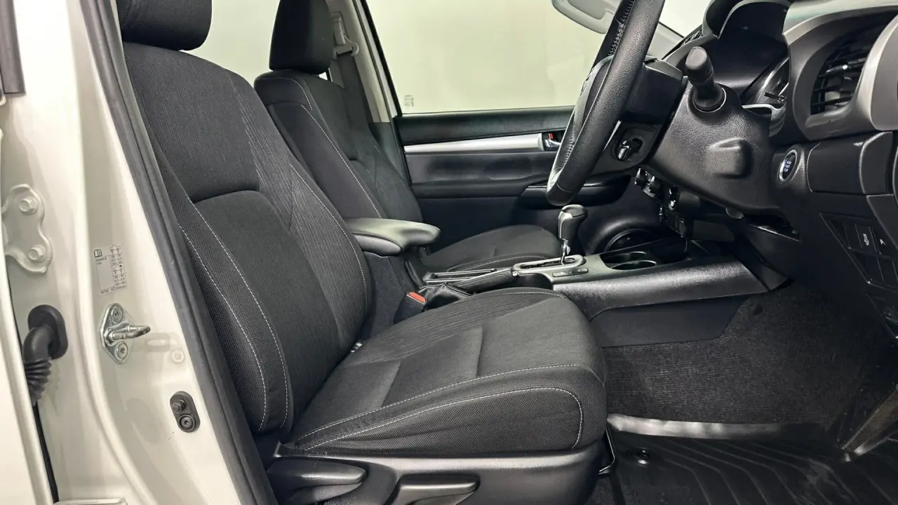 2022 Toyota Hilux Gallery Image 15