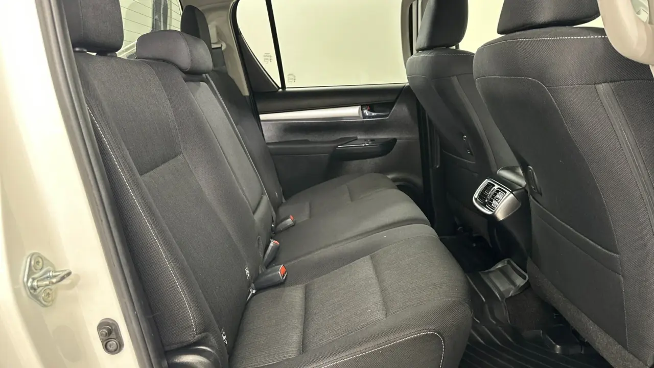 2022 Toyota Hilux Gallery Image 16