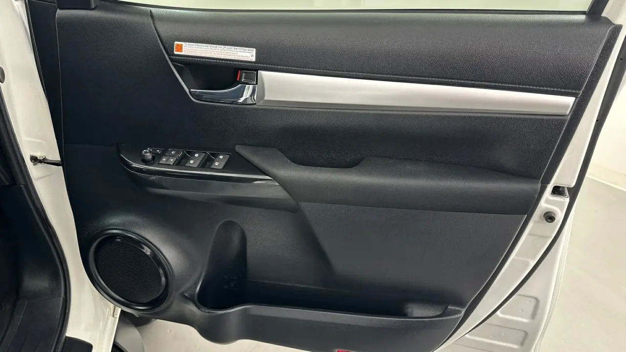 2022 Toyota Hilux Gallery Image 17