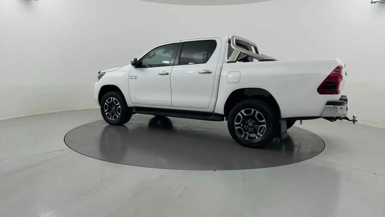 2022 Toyota Hilux Gallery Image 3