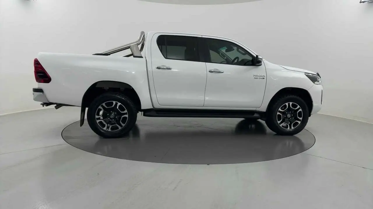 2022 Toyota Hilux Gallery Image 6