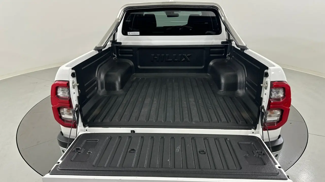 2022 Toyota Hilux Gallery Image 9