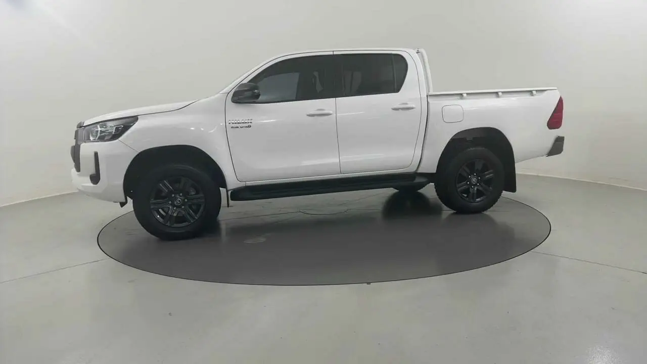2023 Toyota Hilux Gallery Image 3