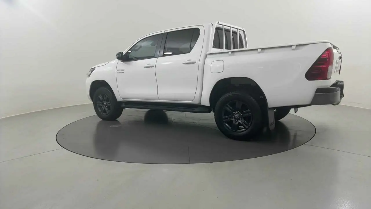 2023 Toyota Hilux Gallery Image 4