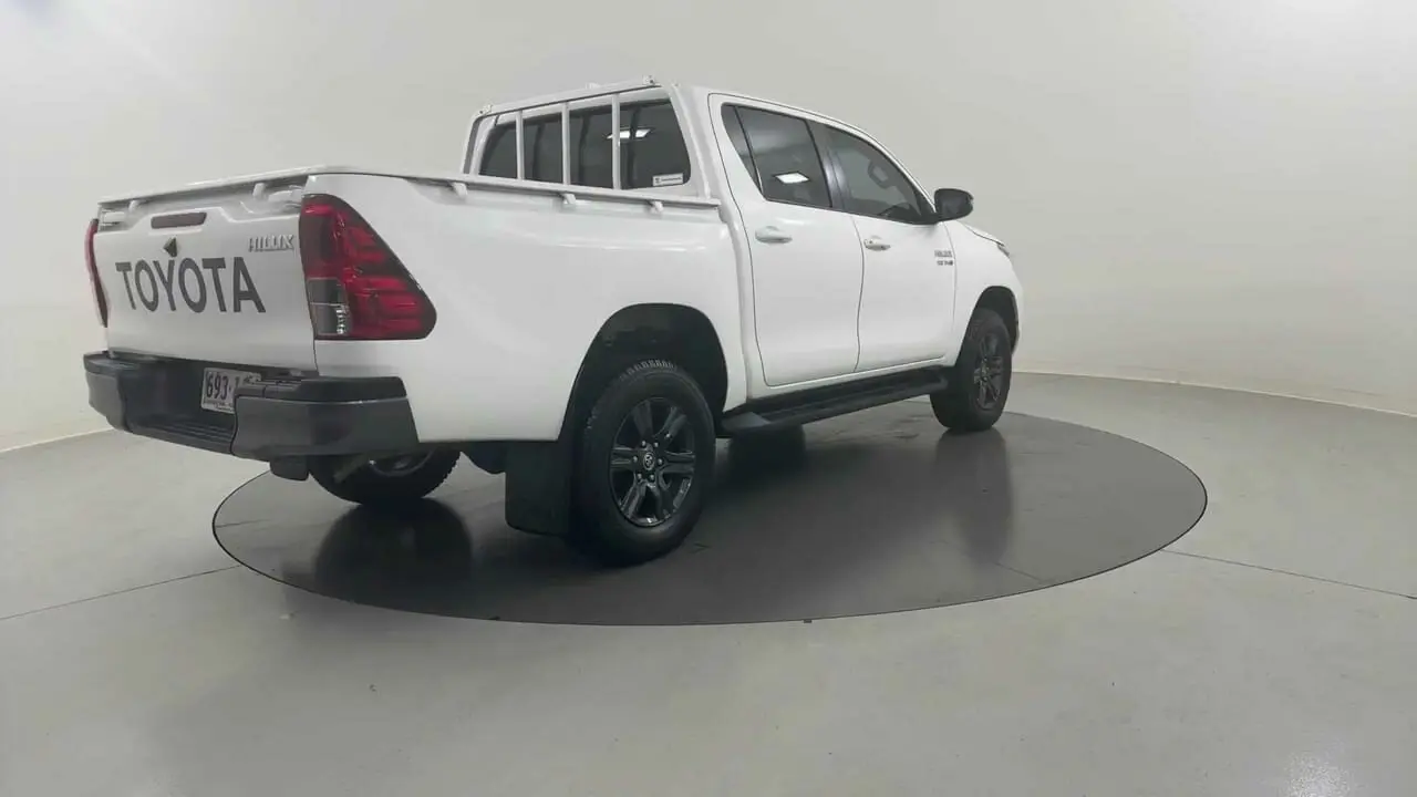 2023 Toyota Hilux Gallery Image 6