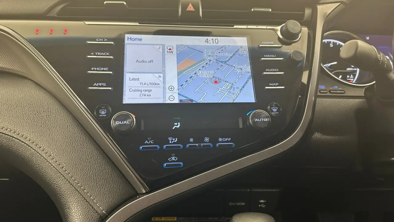 2018 Toyota Camry Gallery Image 12