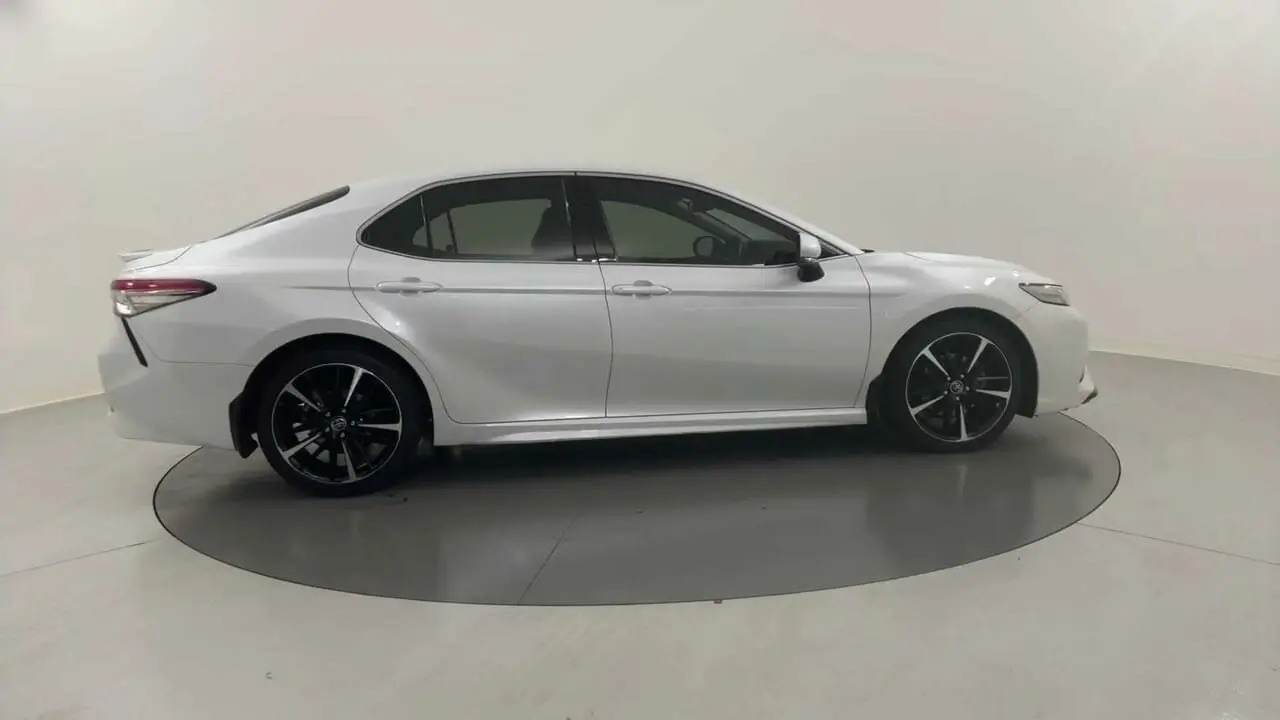 2018 Toyota Camry Gallery Image 6