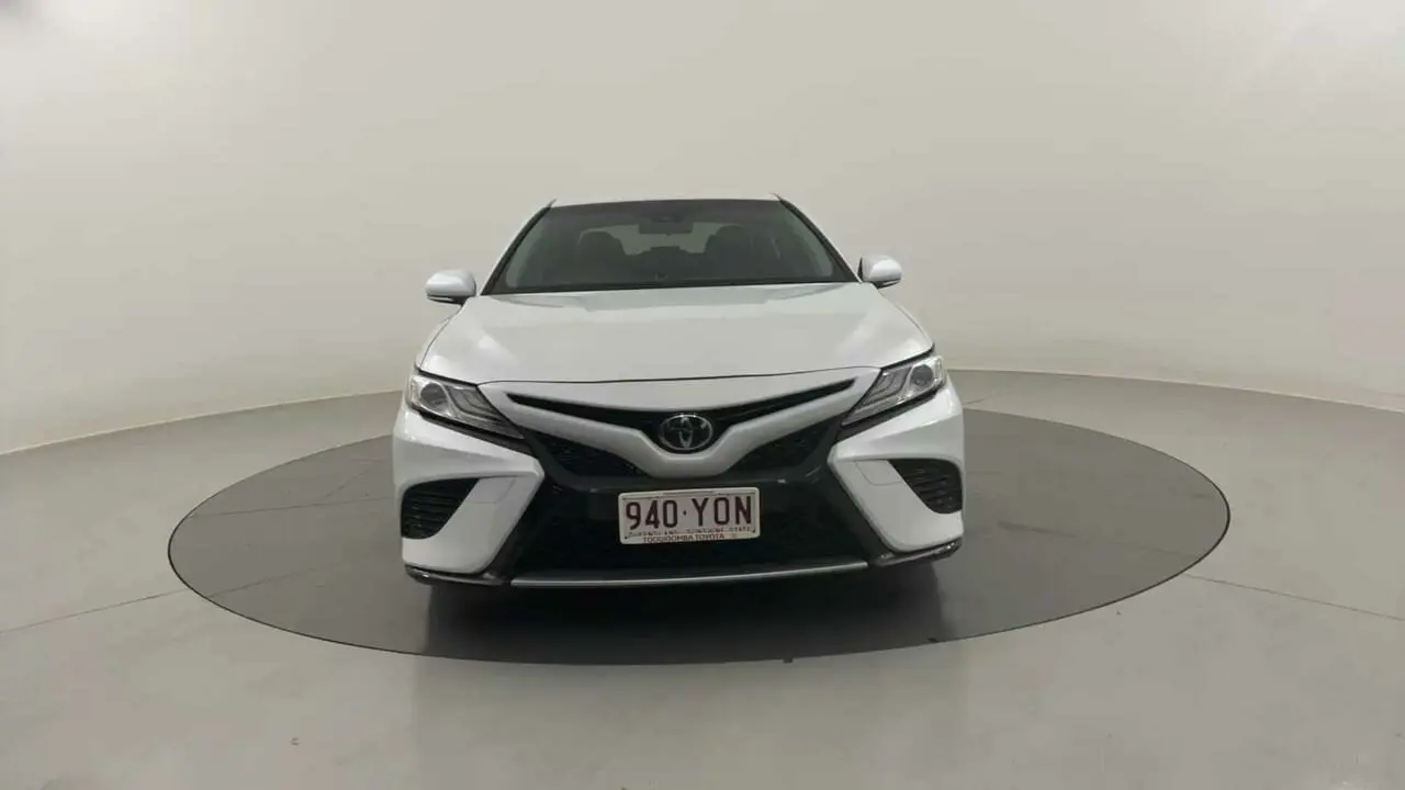 2018 Toyota Camry Gallery Image 8