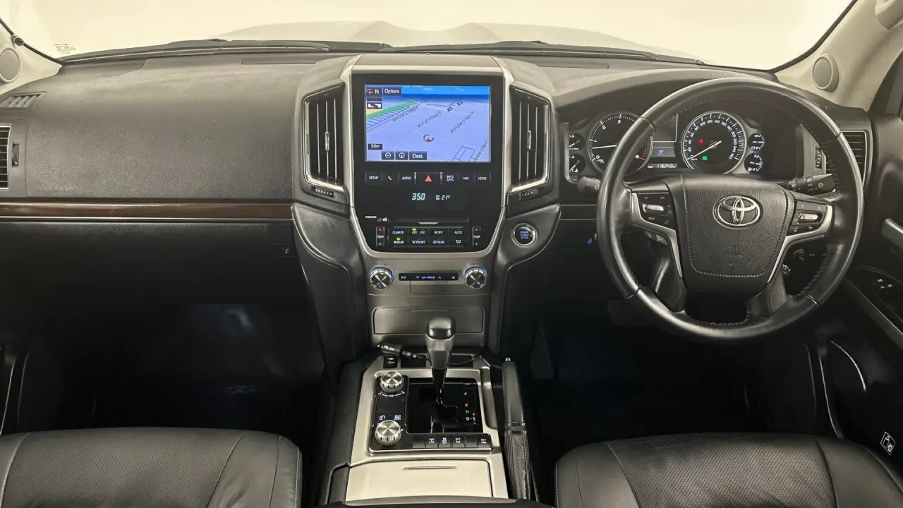 2018 Toyota Landcruiser Gallery Image 11