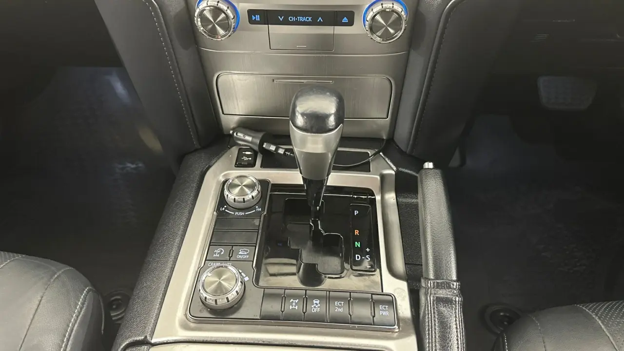 2018 Toyota Landcruiser Gallery Image 12