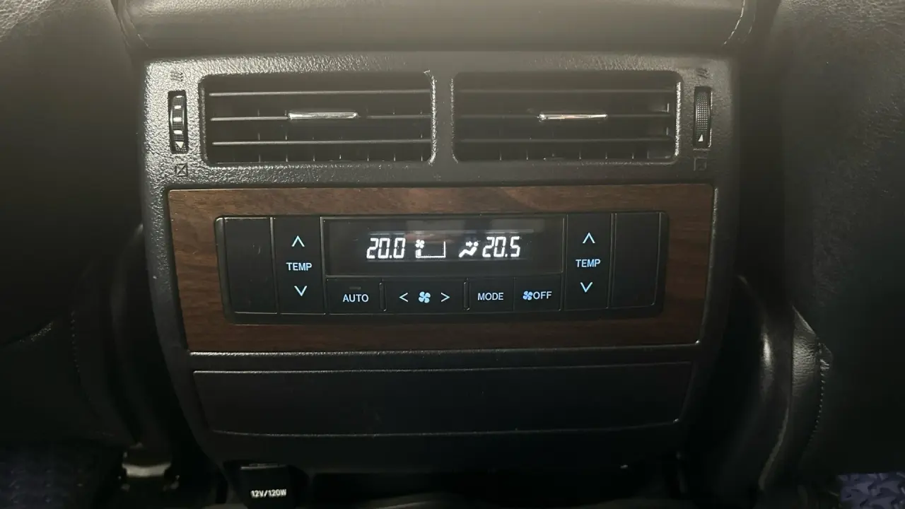 2018 Toyota Landcruiser Gallery Image 17