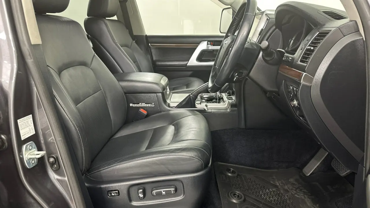2018 Toyota Landcruiser Gallery Image 19