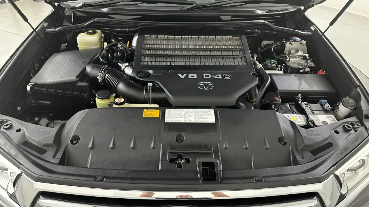 2018 Toyota Landcruiser Gallery Image 20
