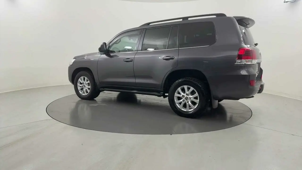 2018 Toyota Landcruiser Gallery Image 3