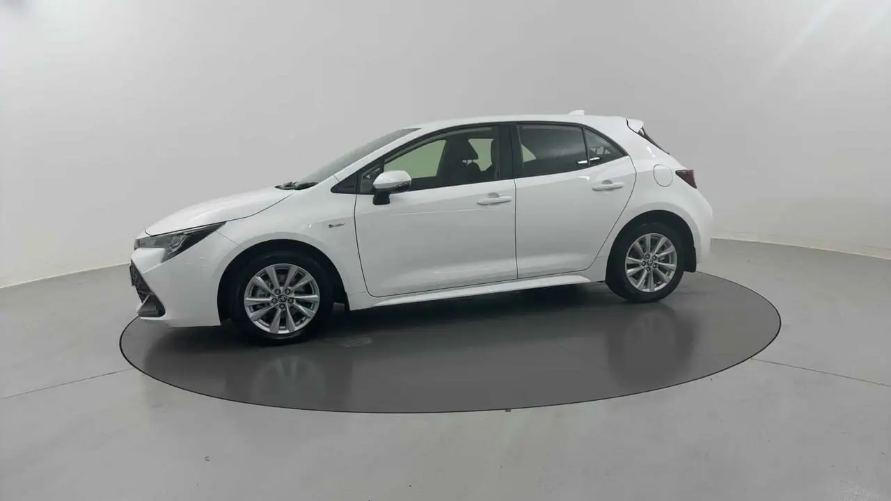2024 Toyota Corolla Gallery Image 2