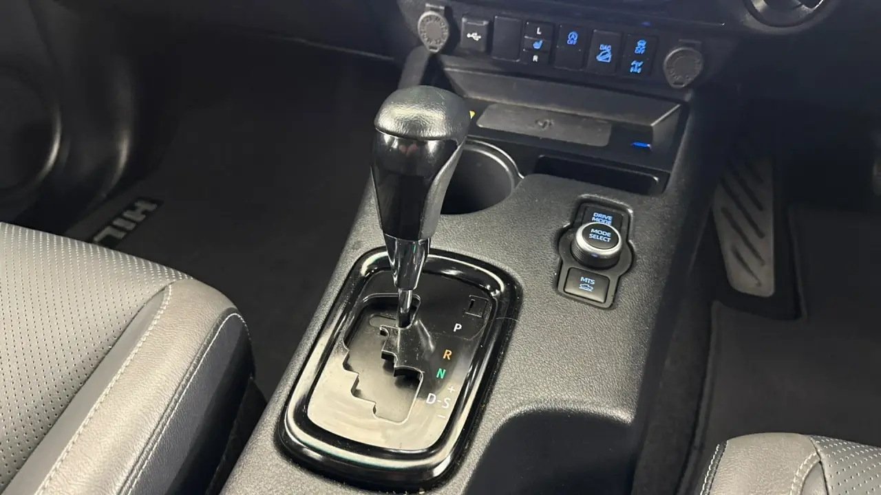 2024 Toyota Hilux Gallery Image 15