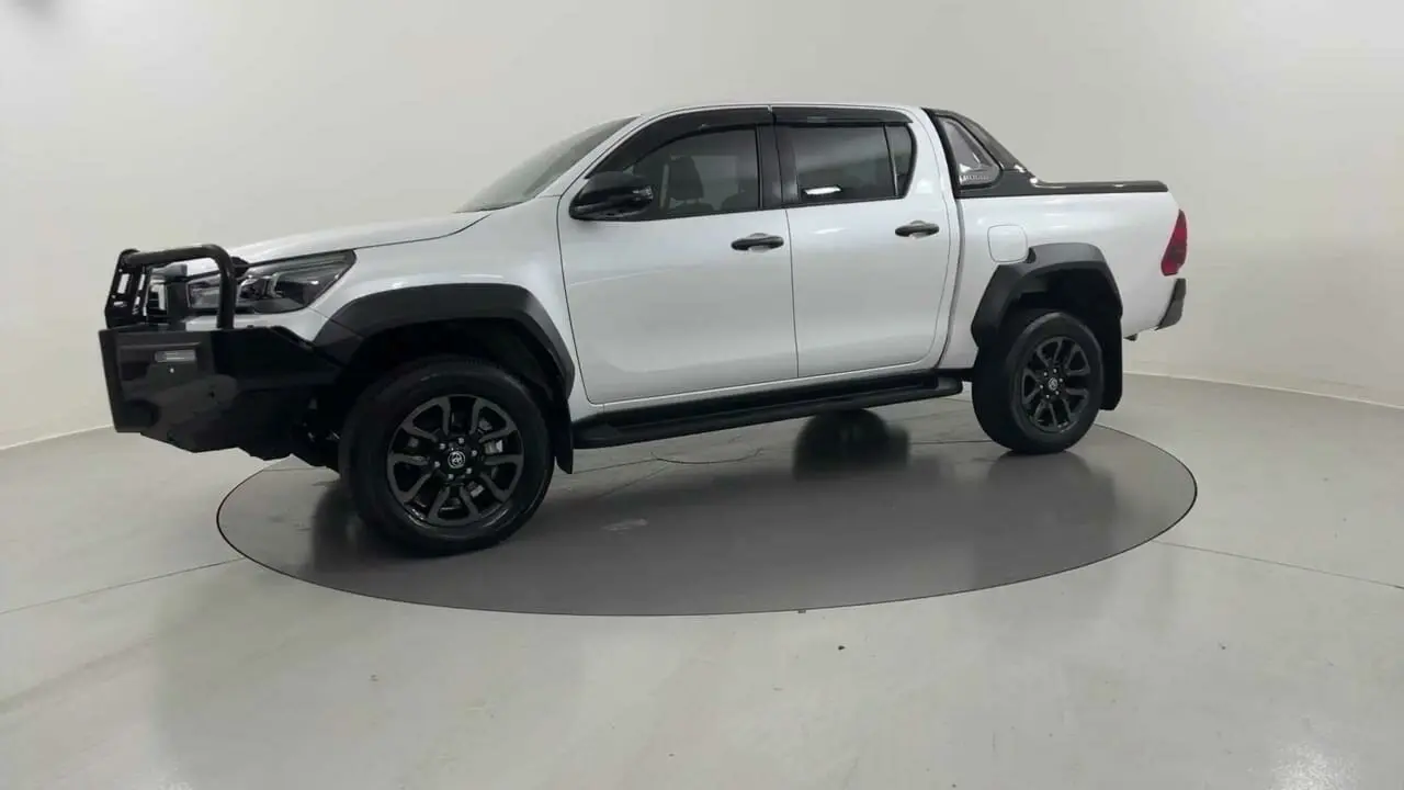 2024 Toyota Hilux Gallery Image 3