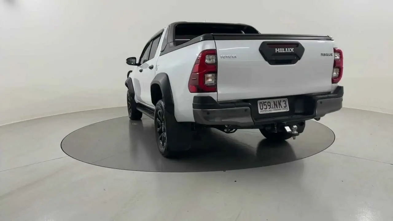 2024 Toyota Hilux Gallery Image 5
