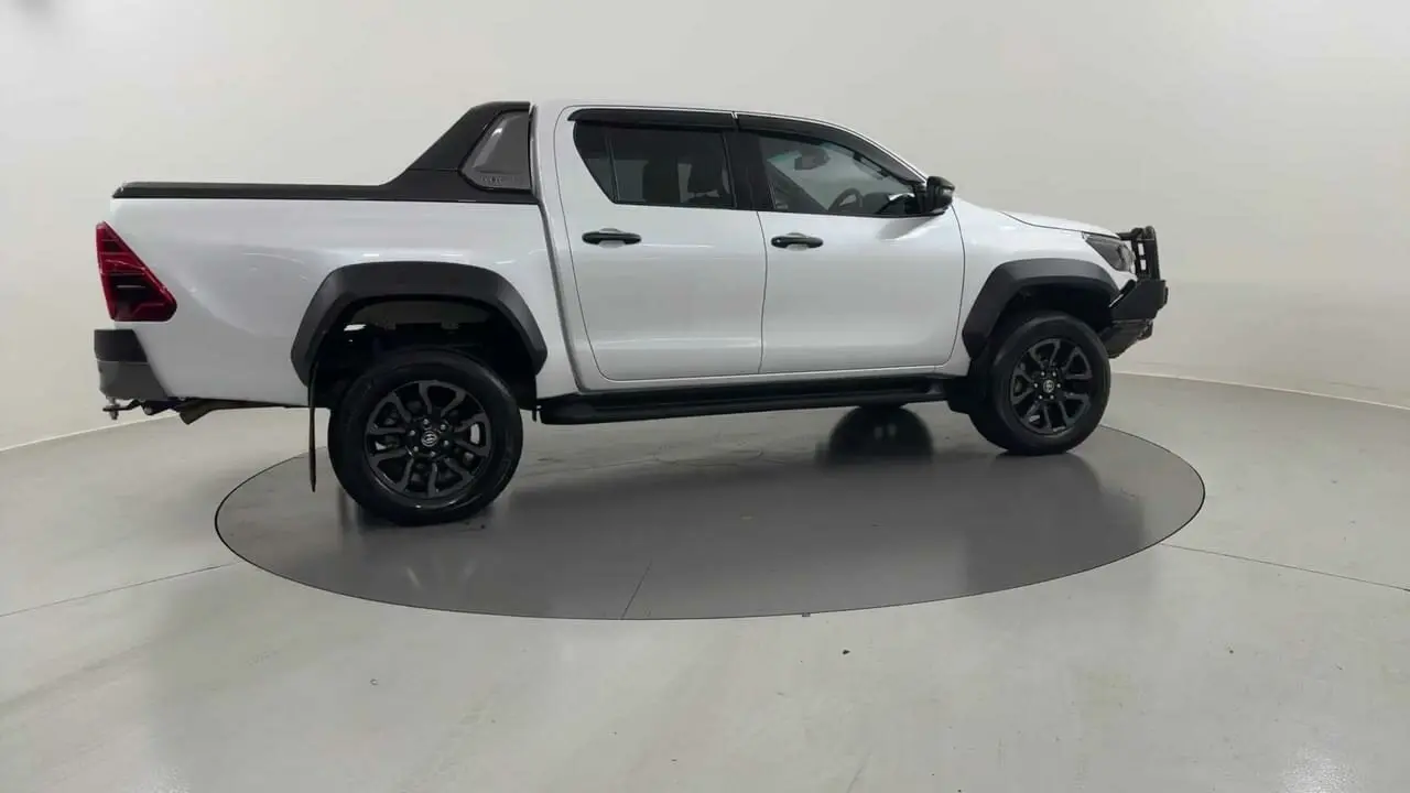 2024 Toyota Hilux Gallery Image 7