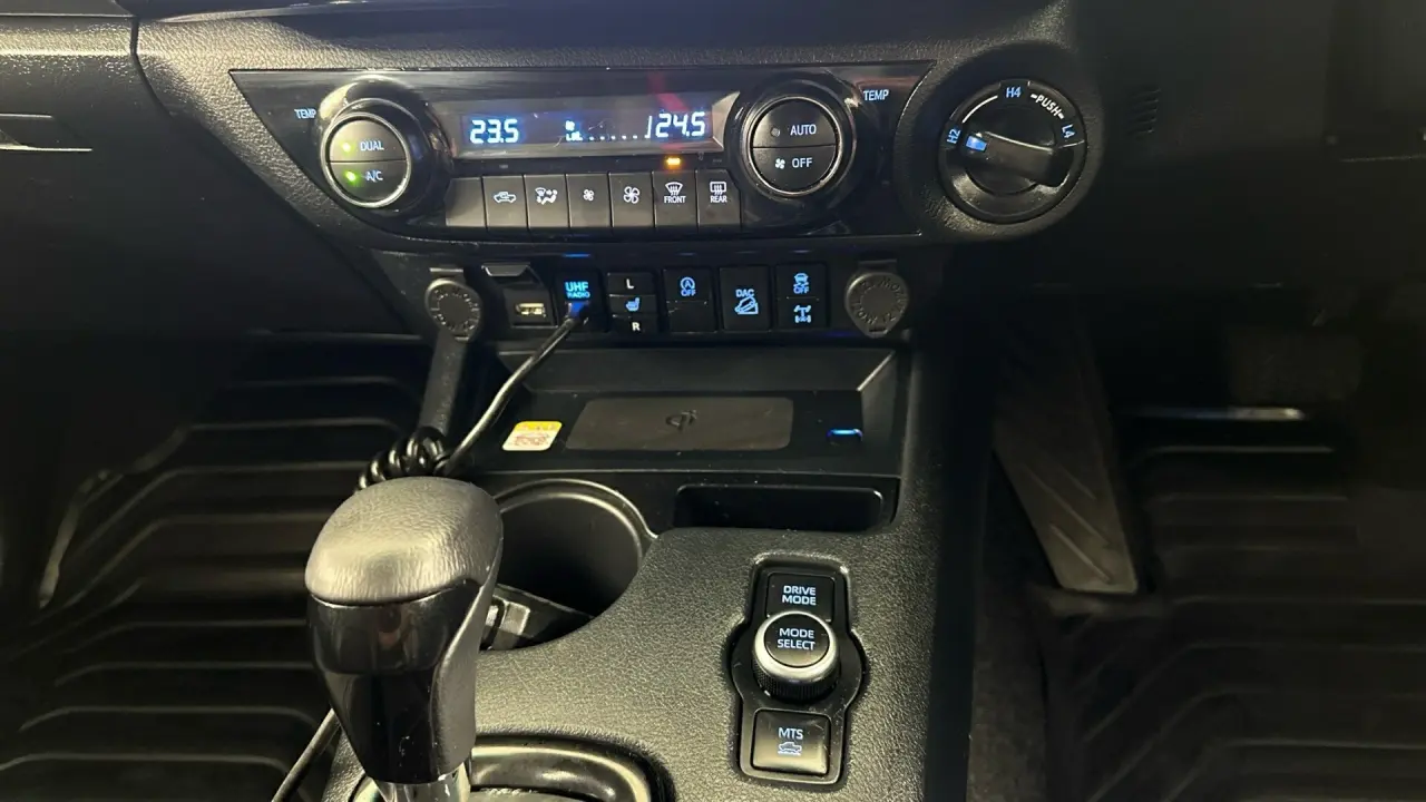 2024 Toyota Hilux Gallery Image 14