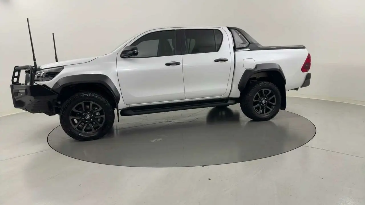 2024 Toyota Hilux Gallery Image 2