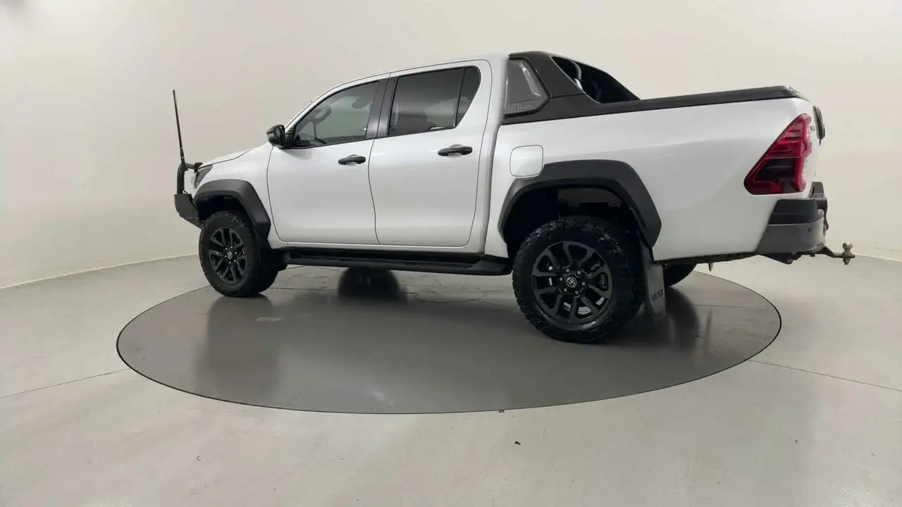 2024 Toyota Hilux Gallery Image 3