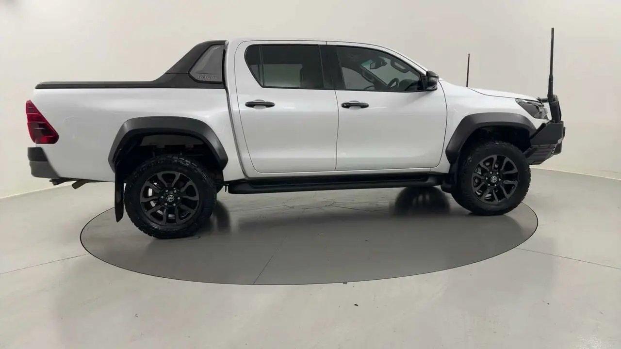 2024 Toyota Hilux Gallery Image 7