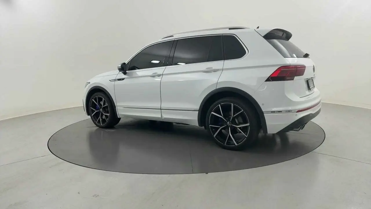 2024 Volkswagen Tiguan Gallery Image 4
