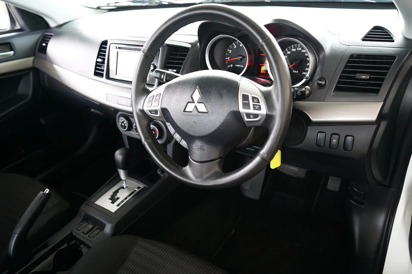 2012 Mitsubishi Lancer Gallery Image 11