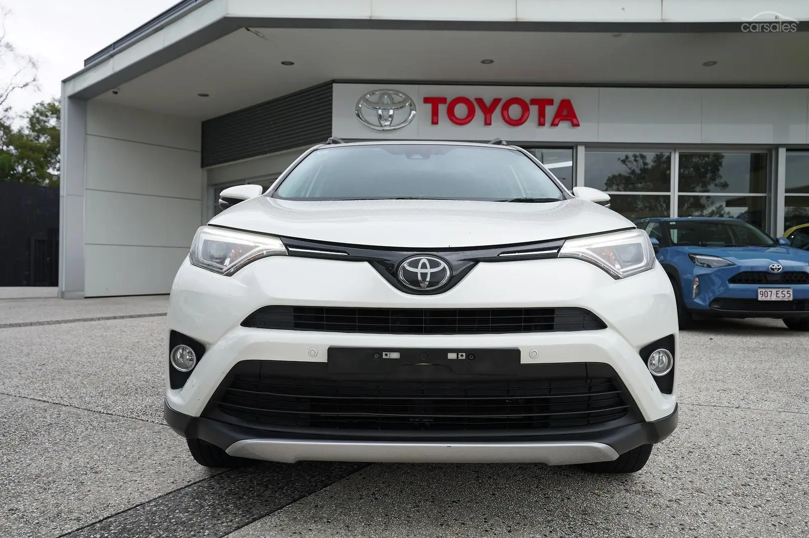 2018 Toyota RAV4 Image 3