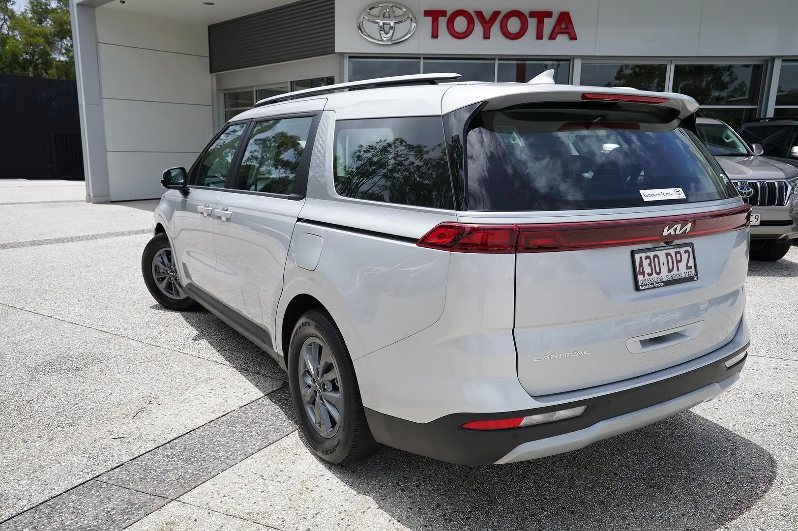 2021 Kia Carnival Gallery Image 6