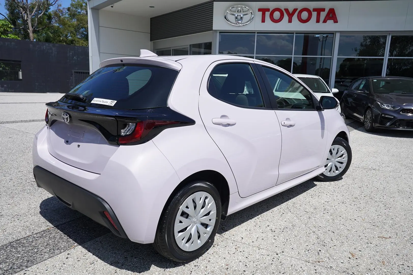 2022 Toyota Yaris Image 6