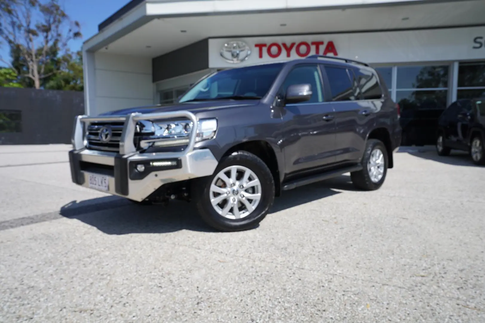 2018 Toyota Landcruiser Image 1