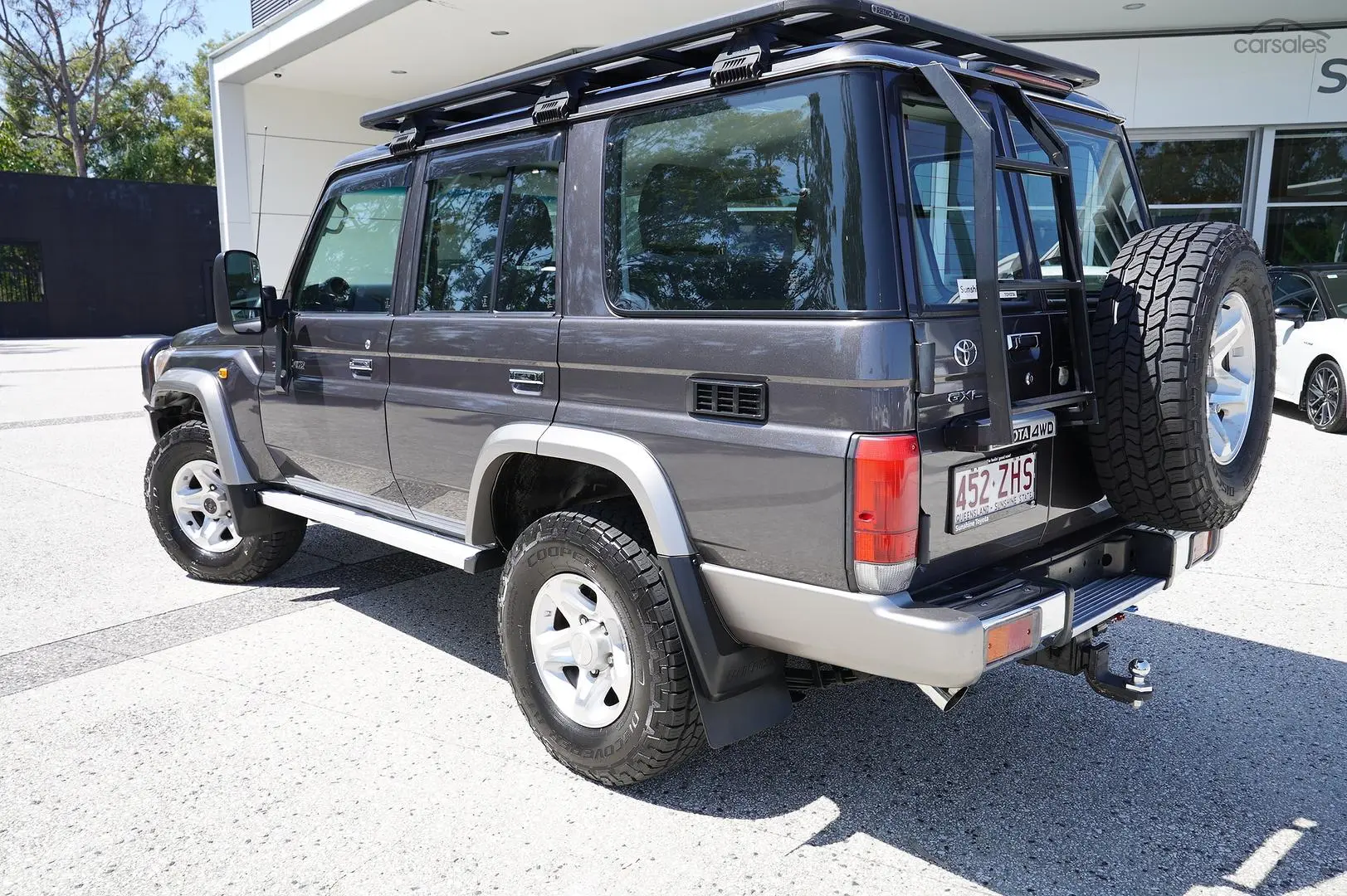 2017 Toyota Landcruiser Image 5