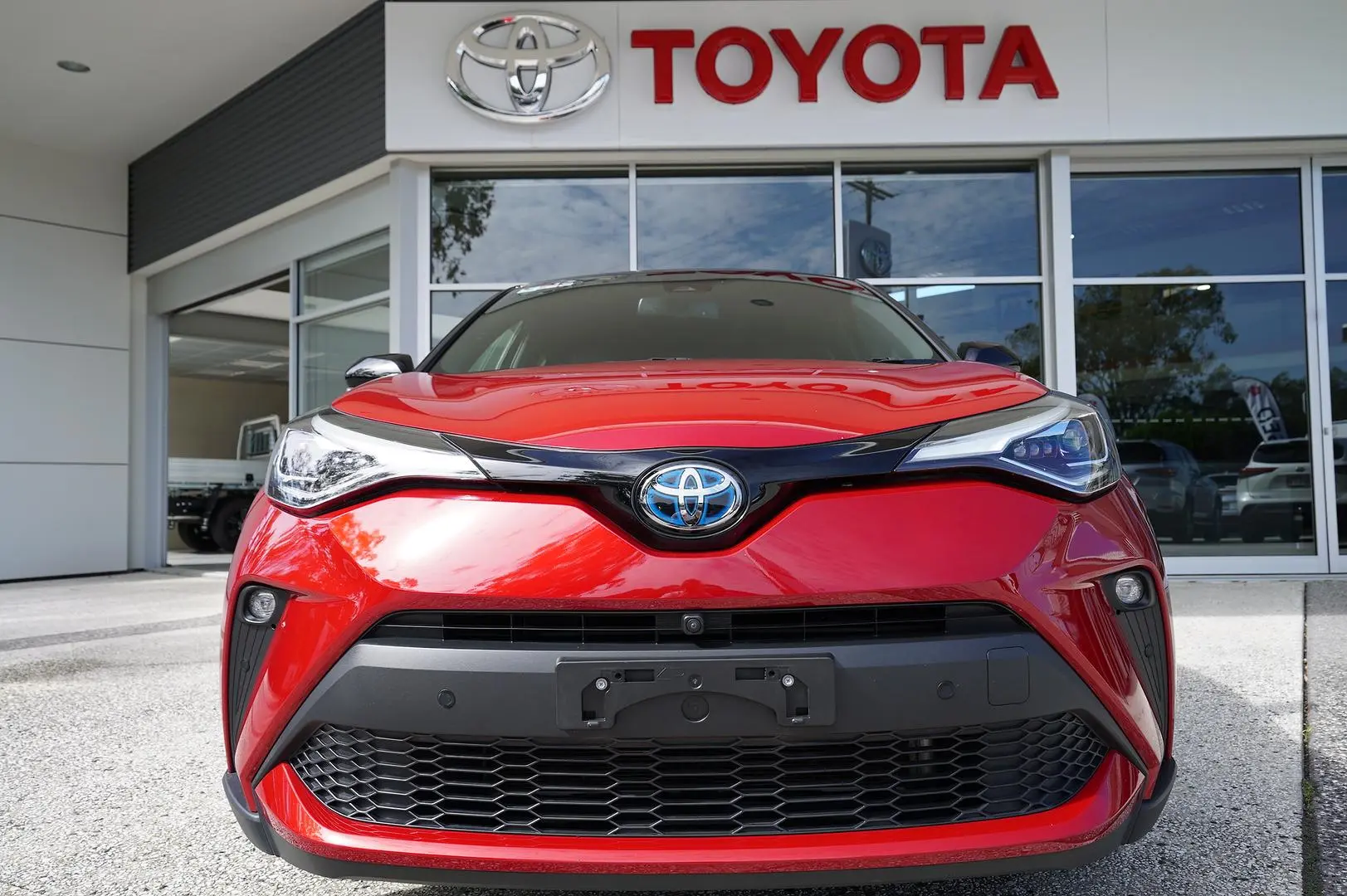 2021 Toyota C-HR Gallery Image 3